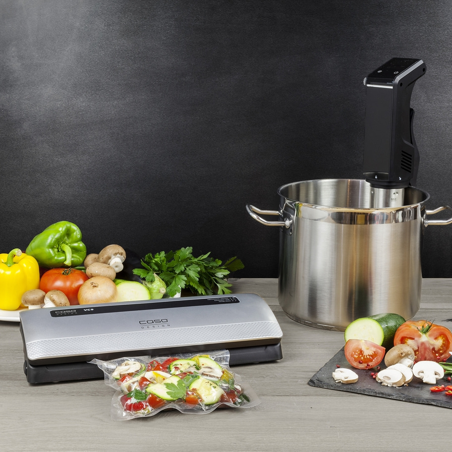 Gemüse, Vakuumierer, Topf, Sous-Vide-Garer, Kochutensilien, Küche, Lebensmittel, Kochen, Zubereitung, Mahlzeit.